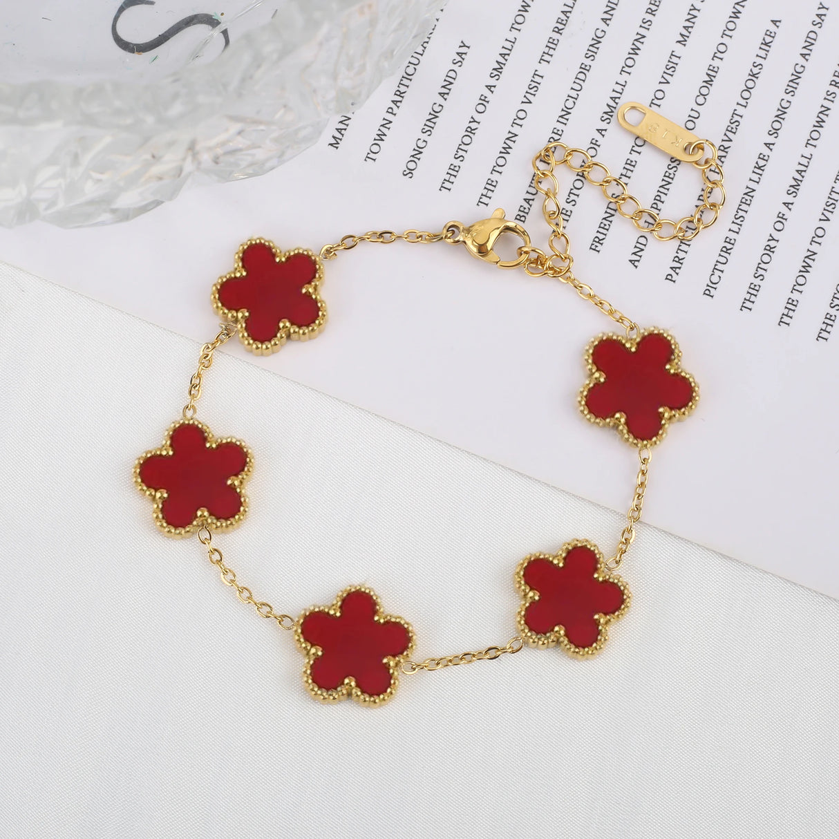 Elegant Clover Bracelet for Women – Adjustable Five-Petal Design
