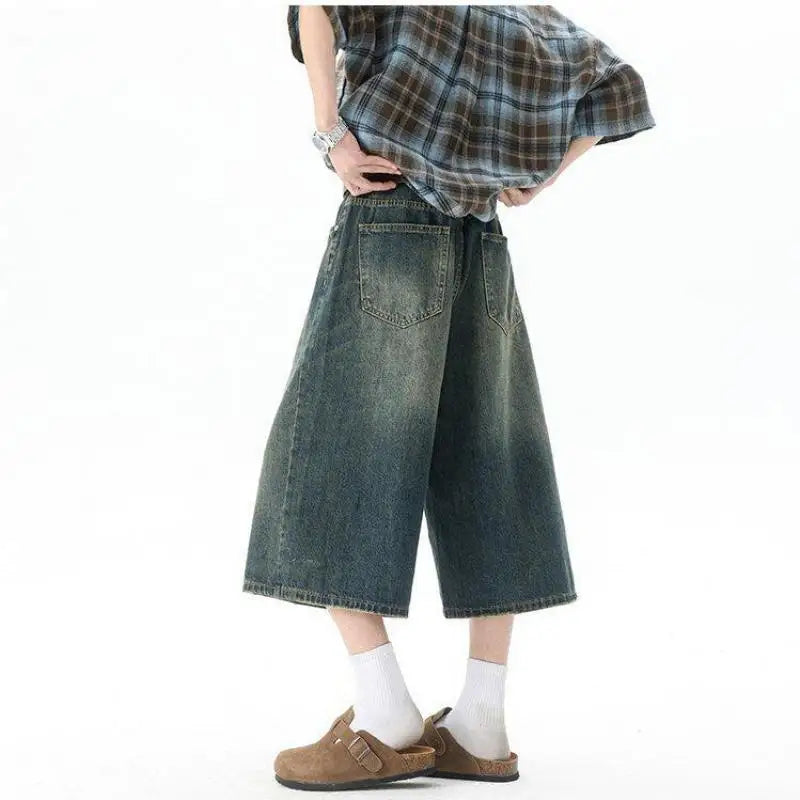 Men’s loose wide-leg jeans with pockets – modern Korean-style streetwear denim for casual wear