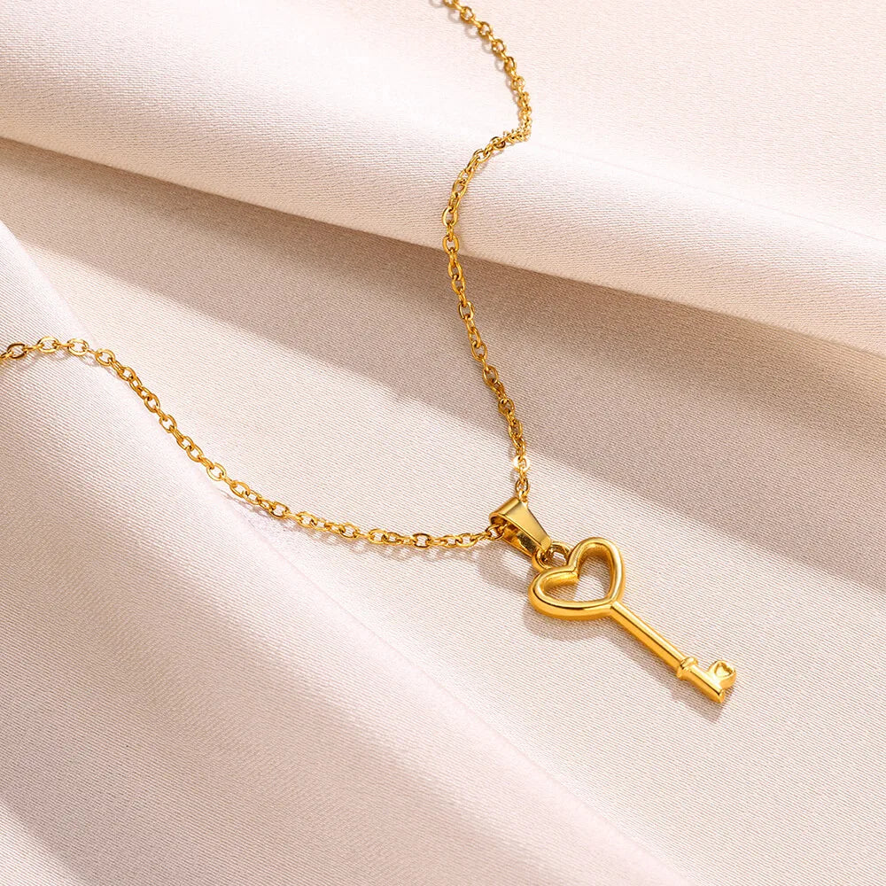 Fashion Heart Key Necklace Pendant – Gold Color Stainless Steel Love Couple Choker | Trendy Women’s Jewelry Christmas Gift