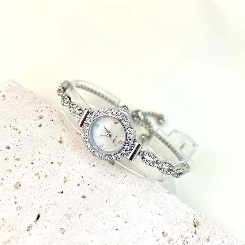Women’s Simple Quartz Watch – Small Dial Bracelet Watch | Elegant Minimalist Ladies Wristwatch Clock