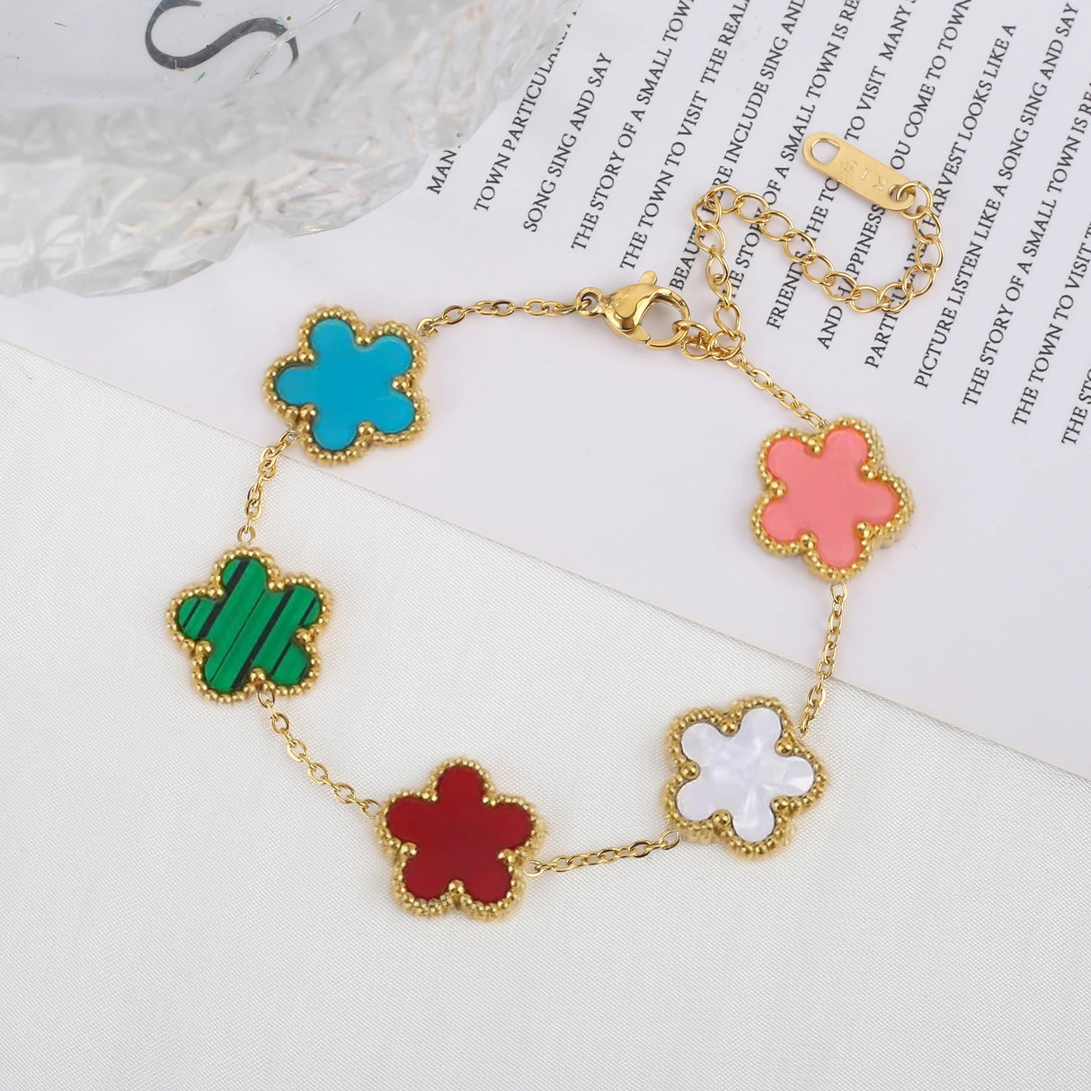 Elegant Clover Bracelet for Women – Adjustable Five-Petal Design