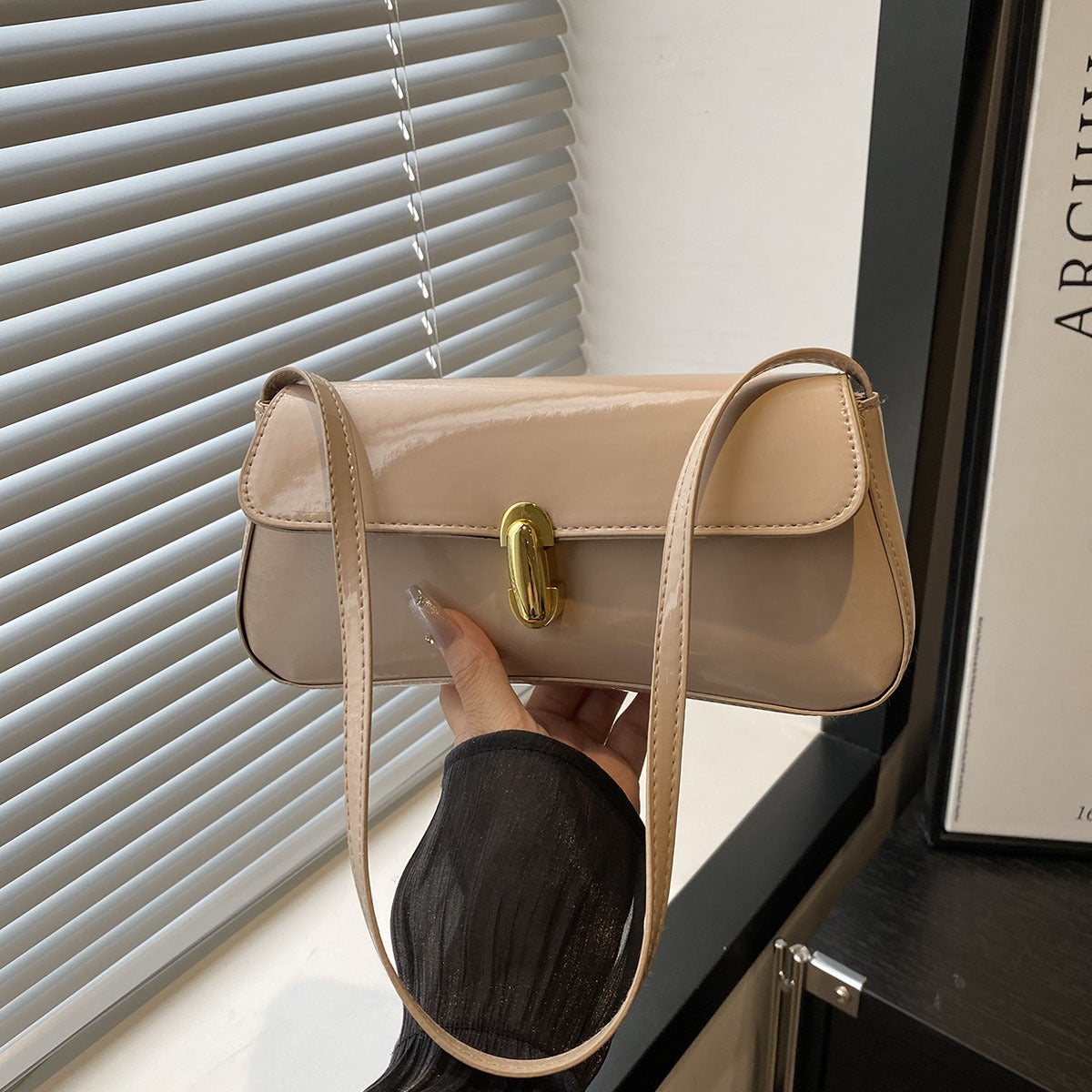 A Chic Niche French Underarm Bag