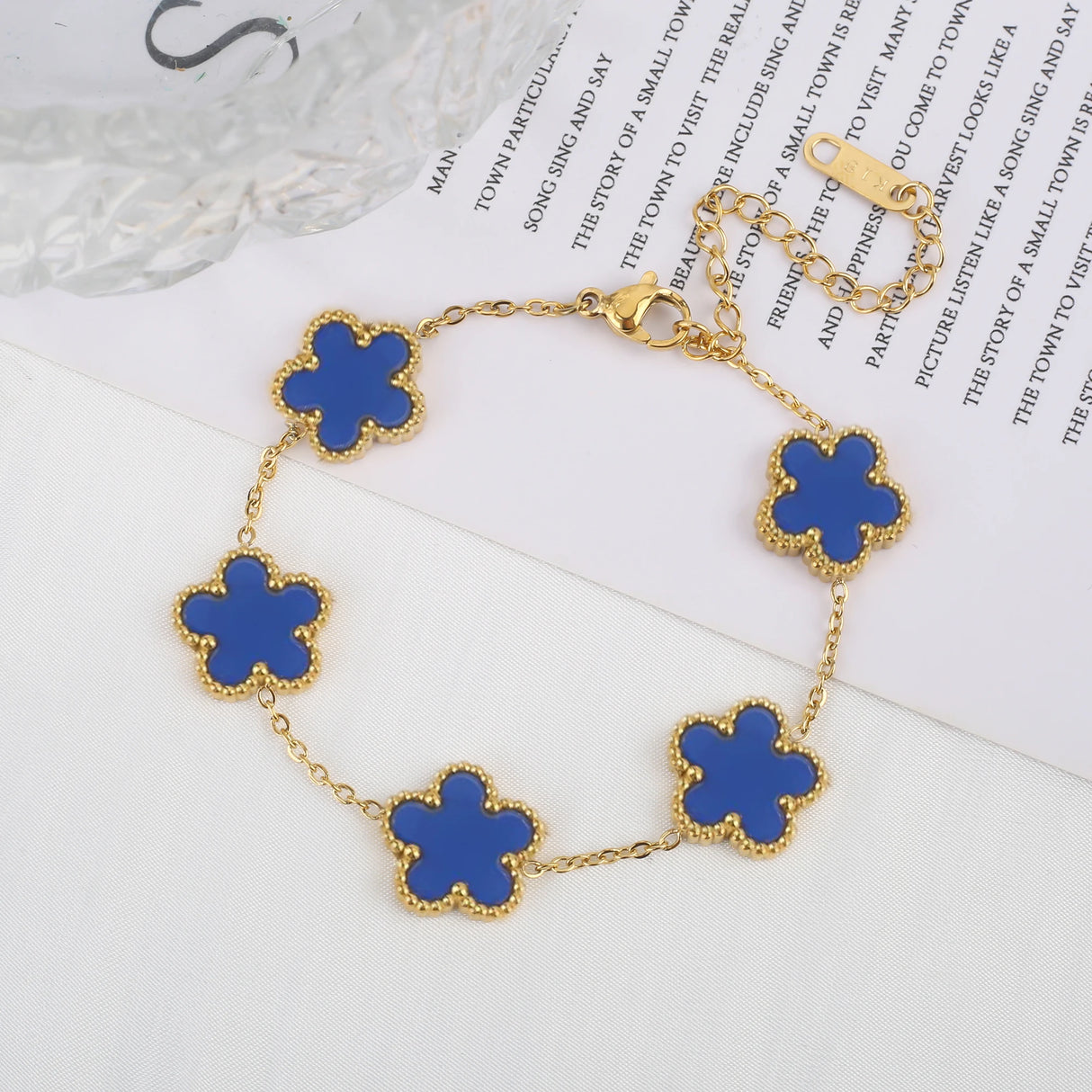 Elegant Clover Bracelet for Women – Adjustable Five-Petal Design