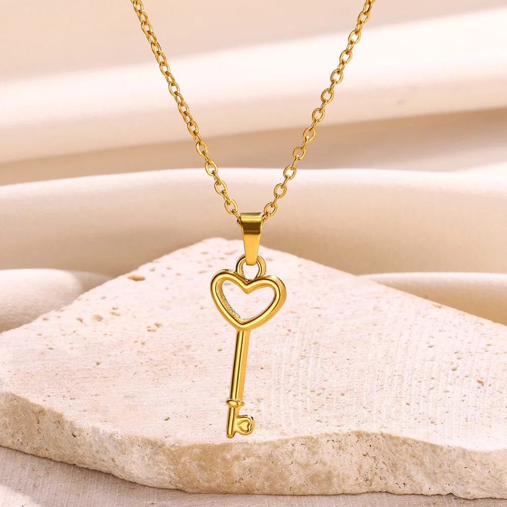 Fashion Heart Key Necklace Pendant – Gold Color Stainless Steel Love Couple Choker | Trendy Women’s Jewelry Christmas Gift