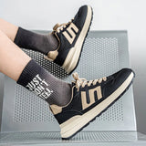 New Stink-Proof Breathable Men’s Sneakers