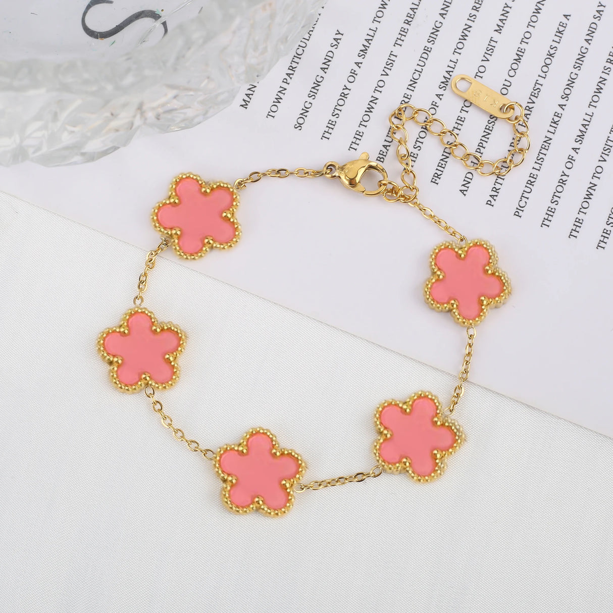 Elegant Clover Bracelet for Women – Adjustable Five-Petal Design