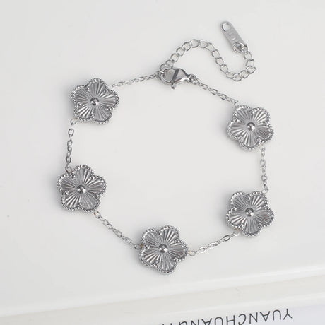 Elegant Clover Bracelet for Women – Adjustable Five-Petal Design