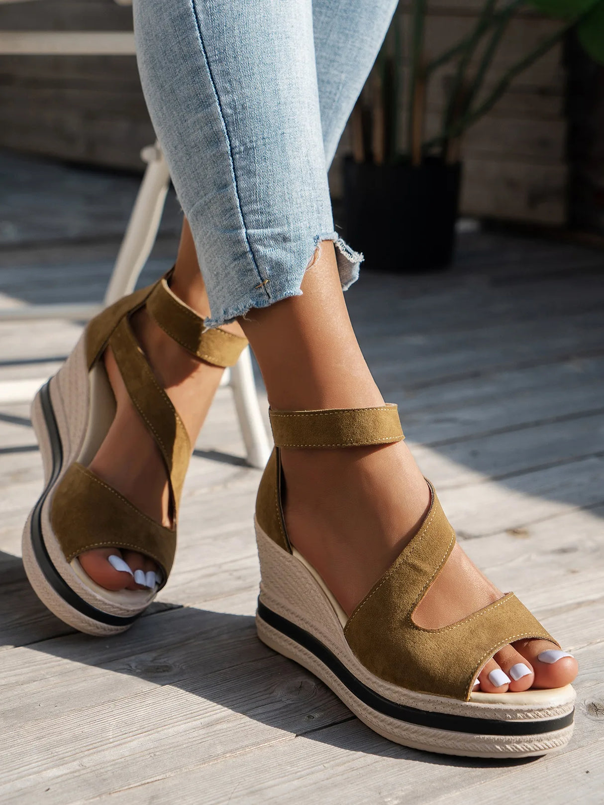 Women’s Fish Mouth Platform Sandals